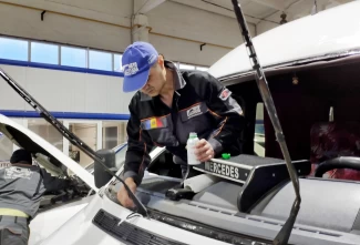 Установка лобового стекла на микроавтобус service image:1