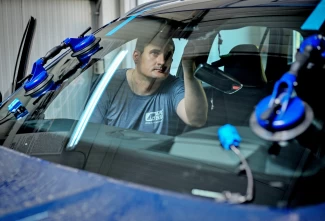 Montarea parbrizului pe un autoturism service image:4