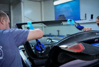 Заменить заднее стекло на легковой автомобиль service image:3