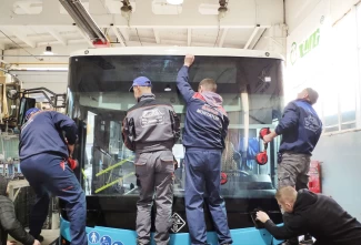 Montarea parbrizului la autobuz service image:3
