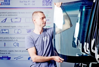 Montarea parbrizului pe un autoturism service image:3