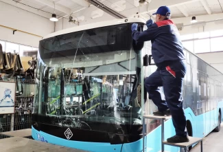 Montarea parbrizului la autobuz service image:1