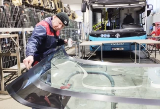 Montarea parbrizului la autobuz service image:2