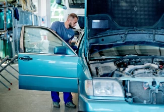 A înlocui sticla laterală a mașinii service image:1