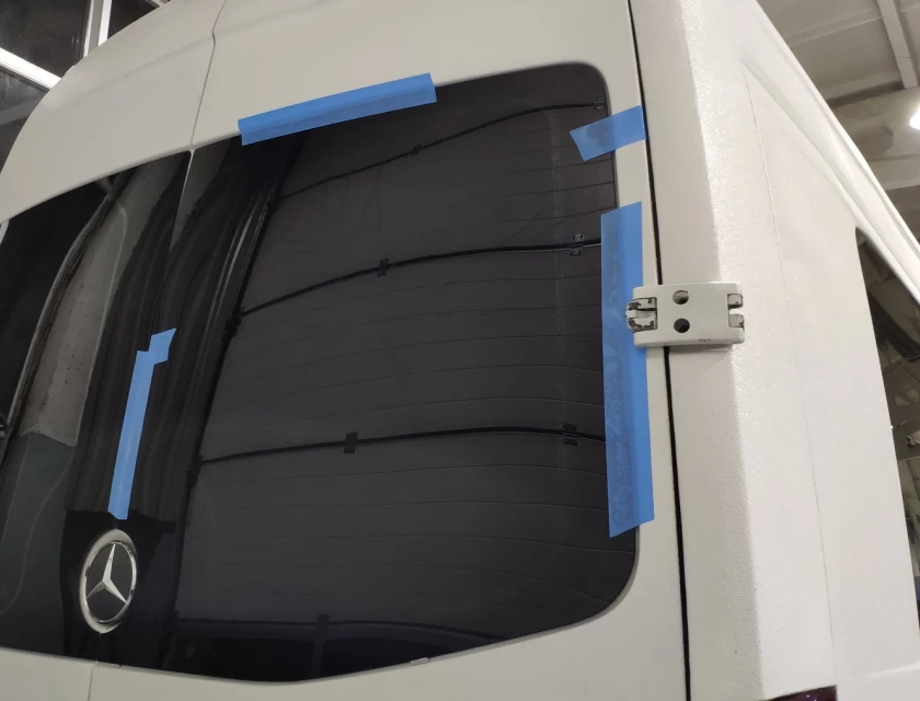 Înserarea lunetei auto